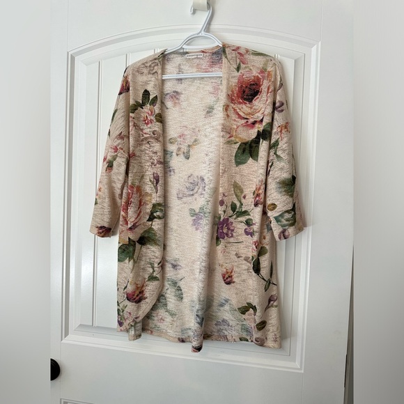 Flower cardi - Picture 2 of 2